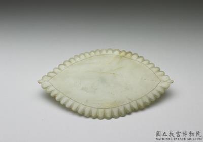 图片[2]-Jade plate with floral rim, India-China Archive